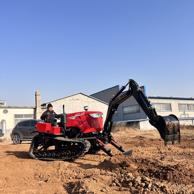 Tracteur à rouleaux rotatifs pour petites exploitations